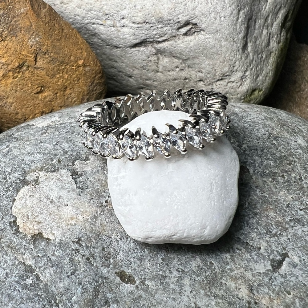 🔥Simulated diamond ring - Picture 2 of 3